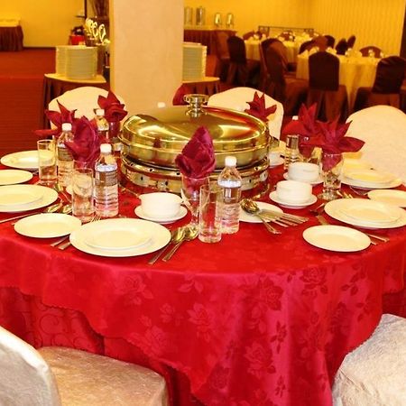 11@Century Hotel Johor Bahru Buitenkant foto