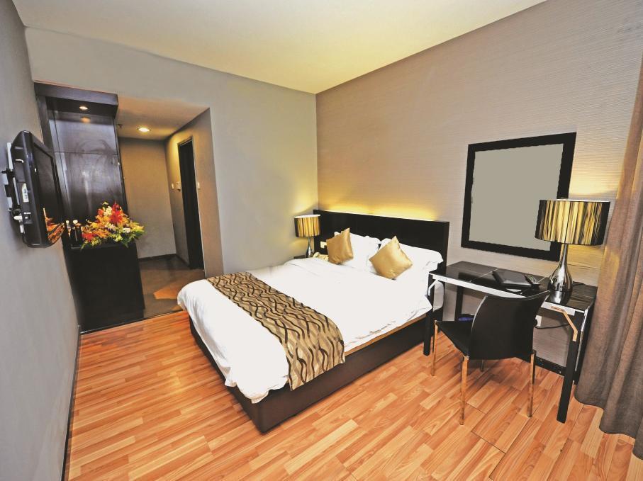 11@Century Hotel Johor Bahru Buitenkant foto