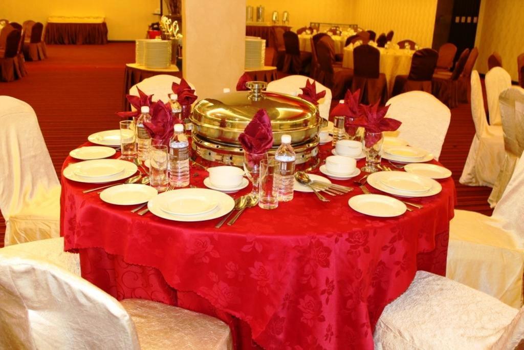 11@Century Hotel Johor Bahru Buitenkant foto